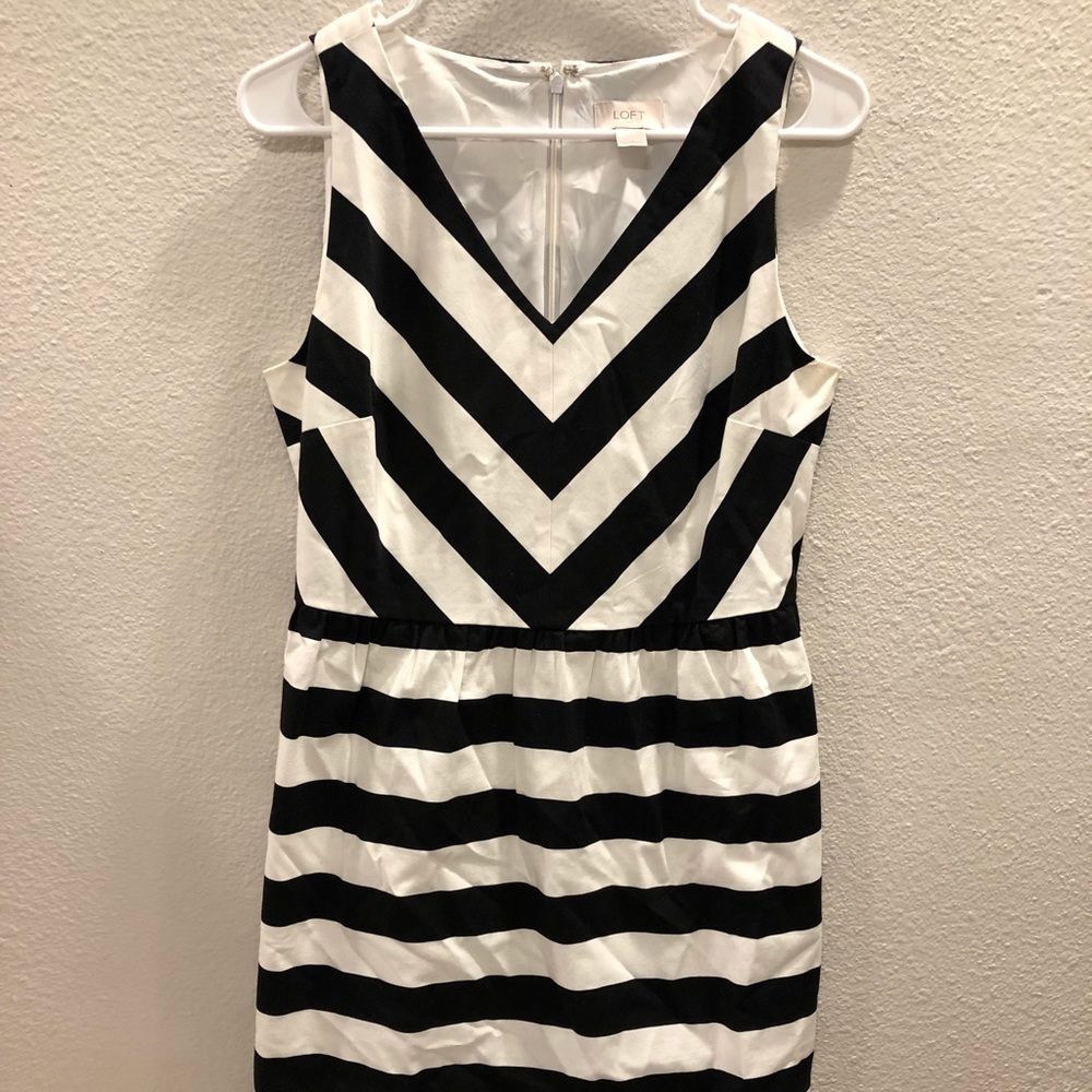 Chevron Loft Dress  ✨3 for $10✨